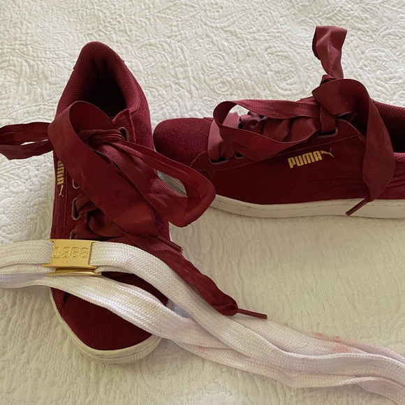 Puma suede classic athletic shoe. - Picture 3 of 4